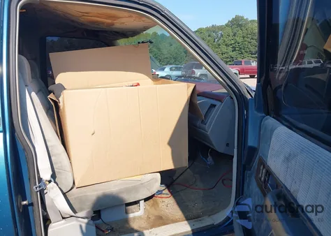 1992 Chevrolet Gmt-400 C1500 из США, поврежденный, VIN 1GCEC14K7NE182577